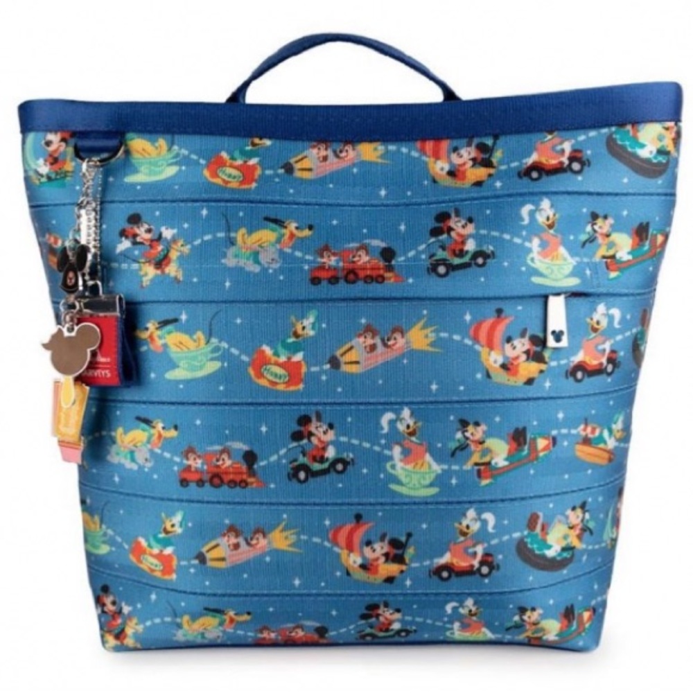 💙SOLD MERCARI🩵Harvey’s Seatbelt Disney Play in the Parks Backpack